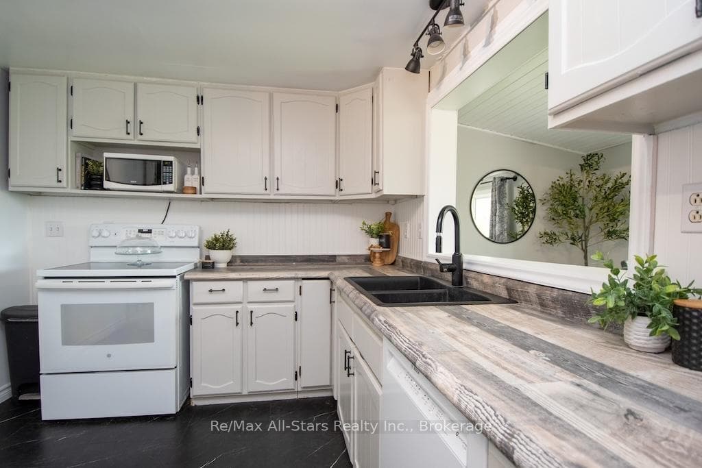 9 Riverside Drive photo 20