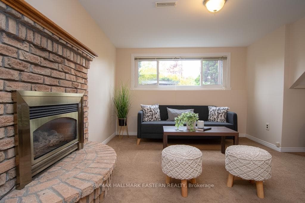 33 Rolliston Street photo 29