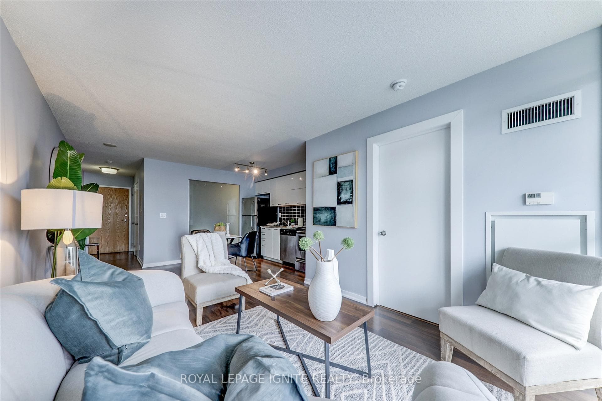 38 Joe Shuster Way Unit 722 photo 14