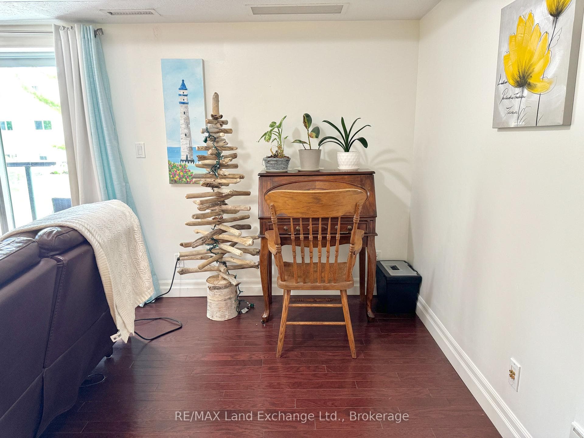 221 Adelaide Street Unit 203 photo 8