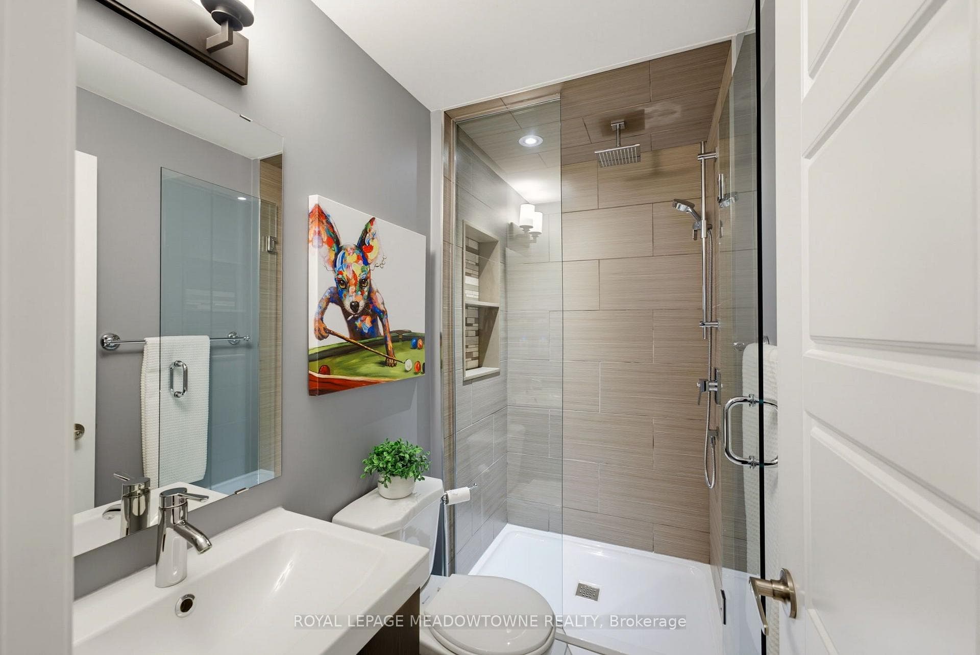 779 Banks Crescent photo 31