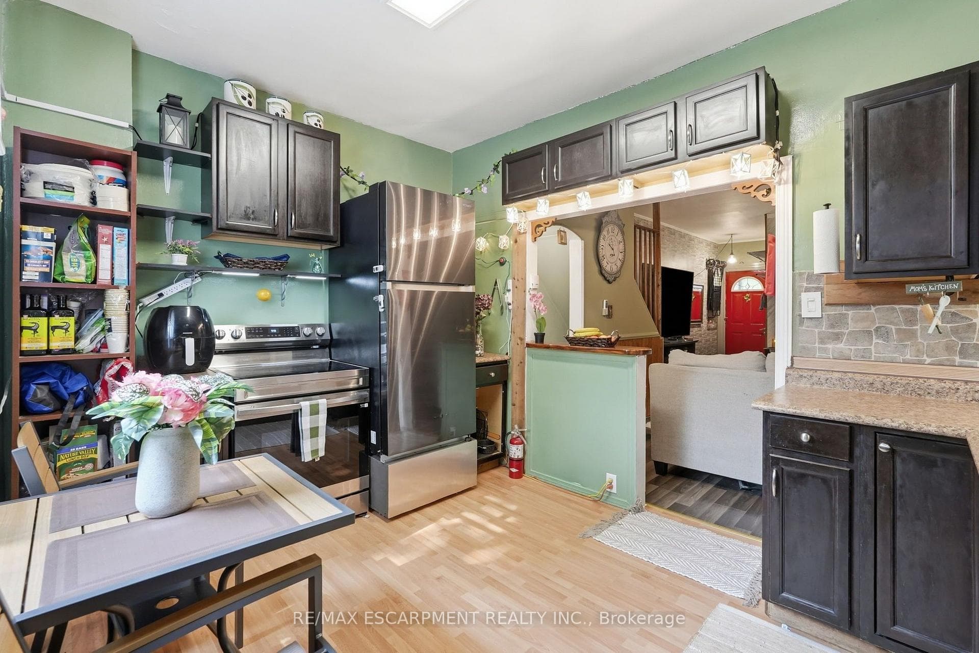 182 Cavell Avenue photo 12