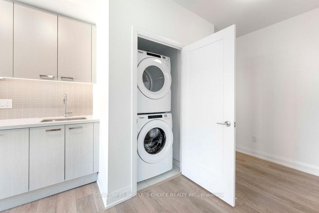 20 Soudan Ave Avenue Unit 1902 photo 21