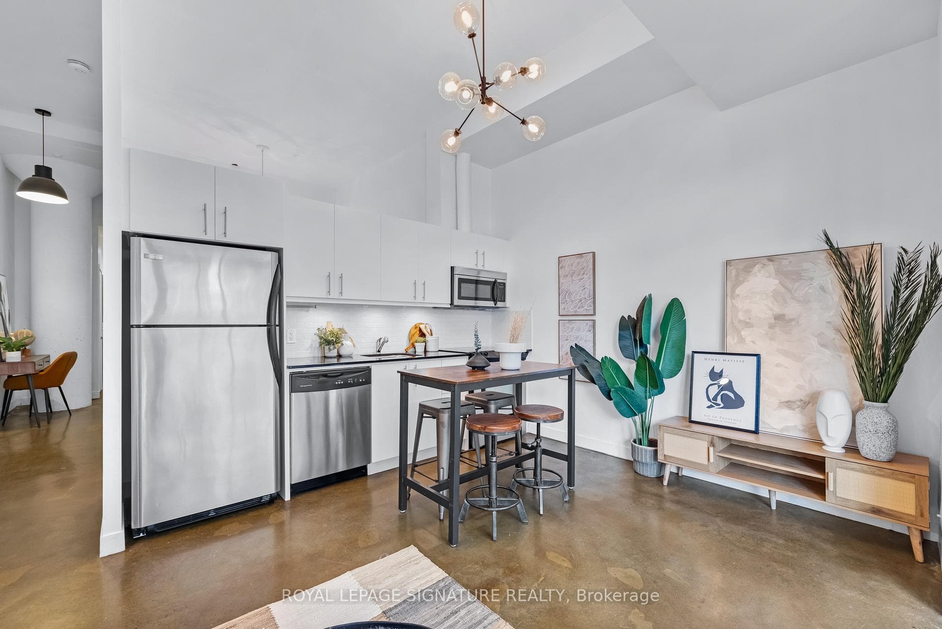 201 Carlaw Avenue Unit 201 photo 11