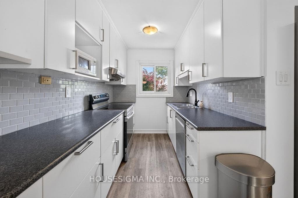 166 Southdale Road Unit 143 photo 3