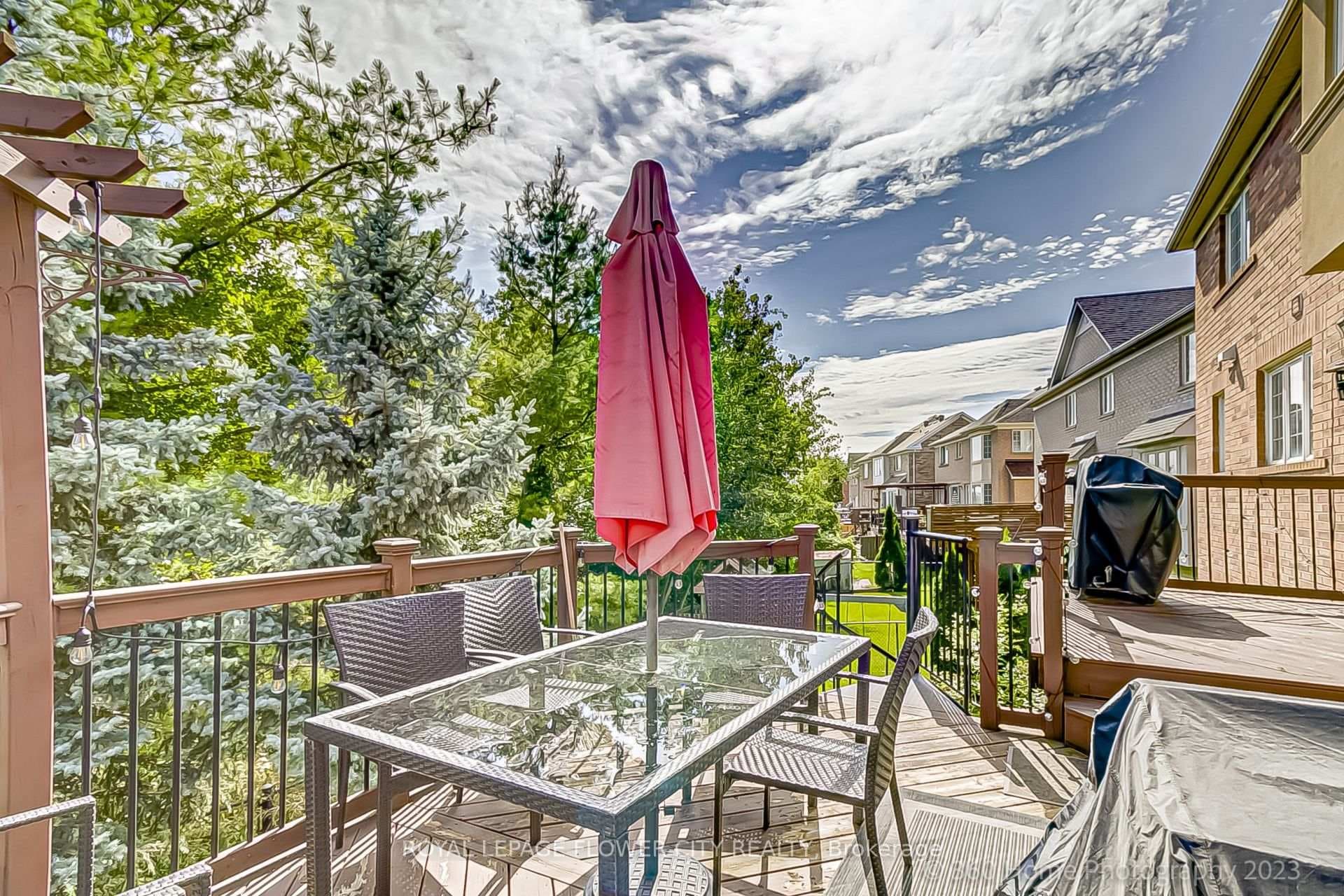 98 Treeline Boulevard photo 35
