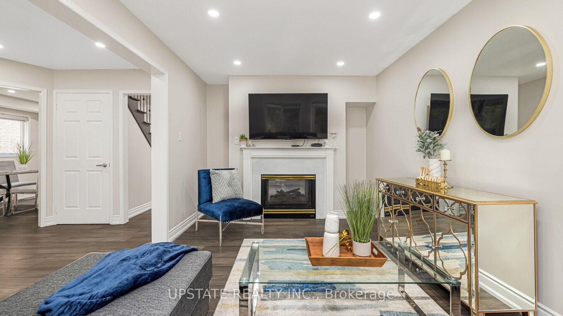 2262 Yorktown Circle photo 13
