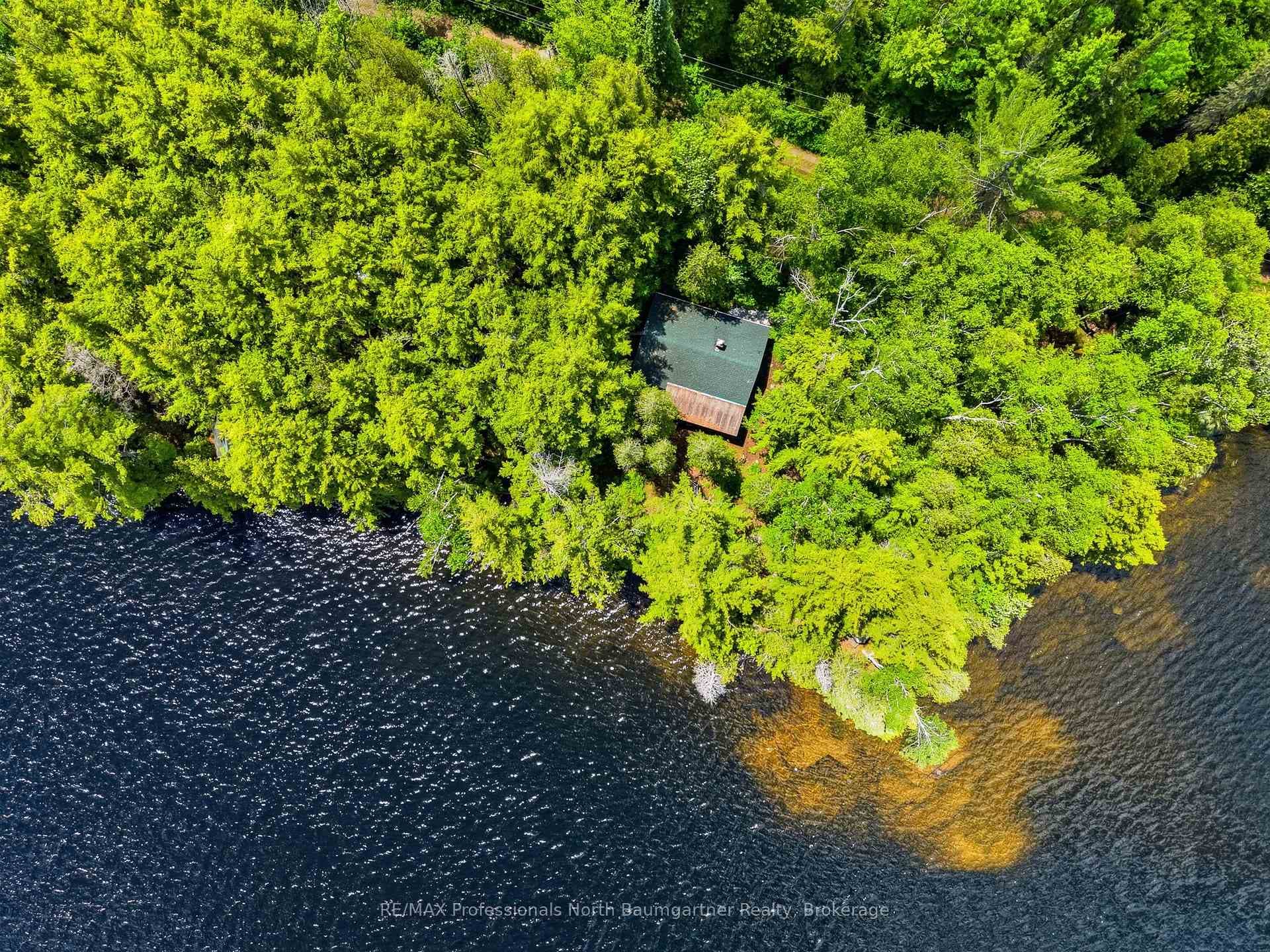1698 Burleigh Road photo 42