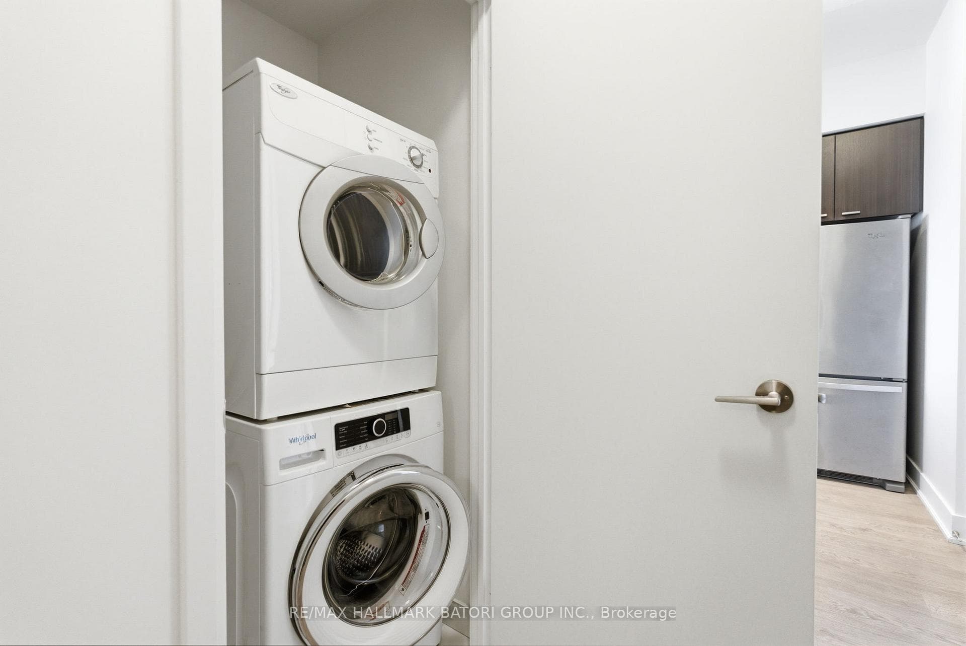 30 Roehampton Avenue Unit 706 photo 7