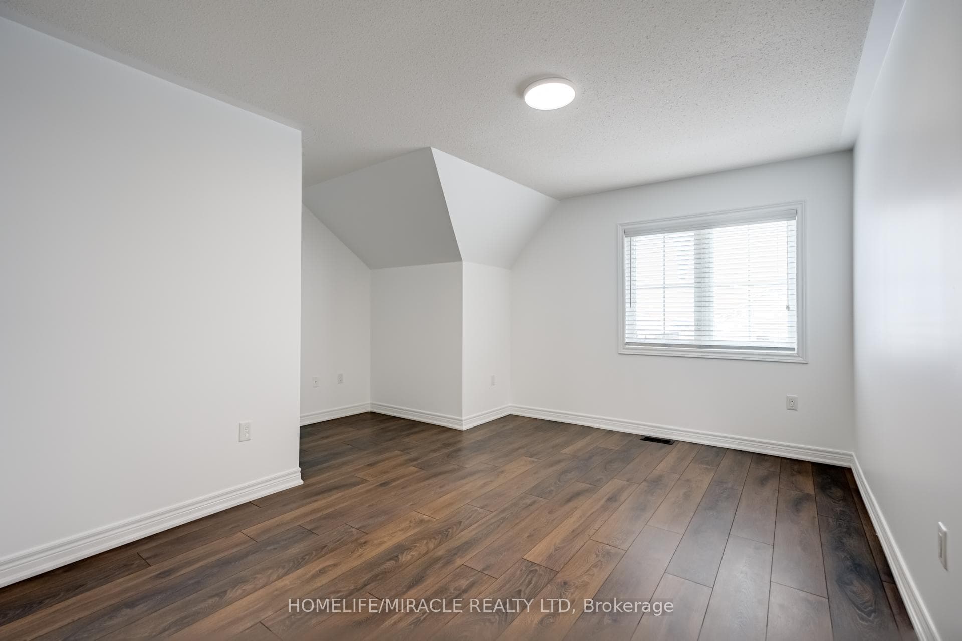 87 Sutcliffe Way photo 36