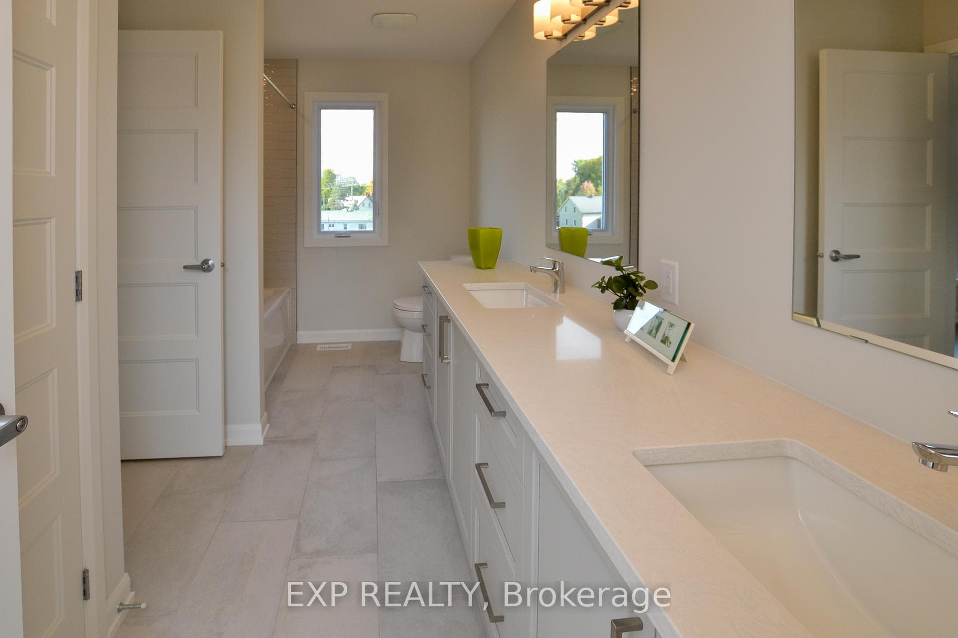 623 Montessor Crescent photo 21