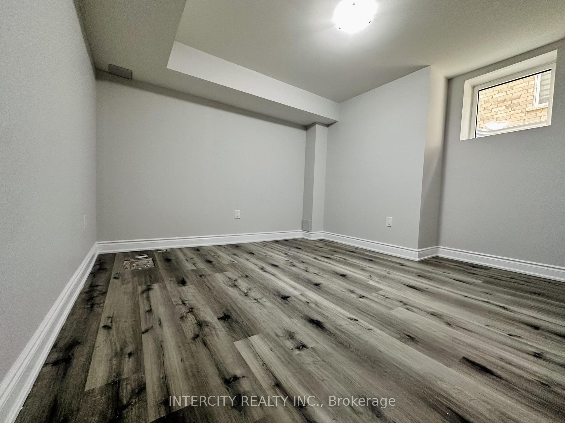 77 Romanelli Crescent Unit Bsmt photo 16
