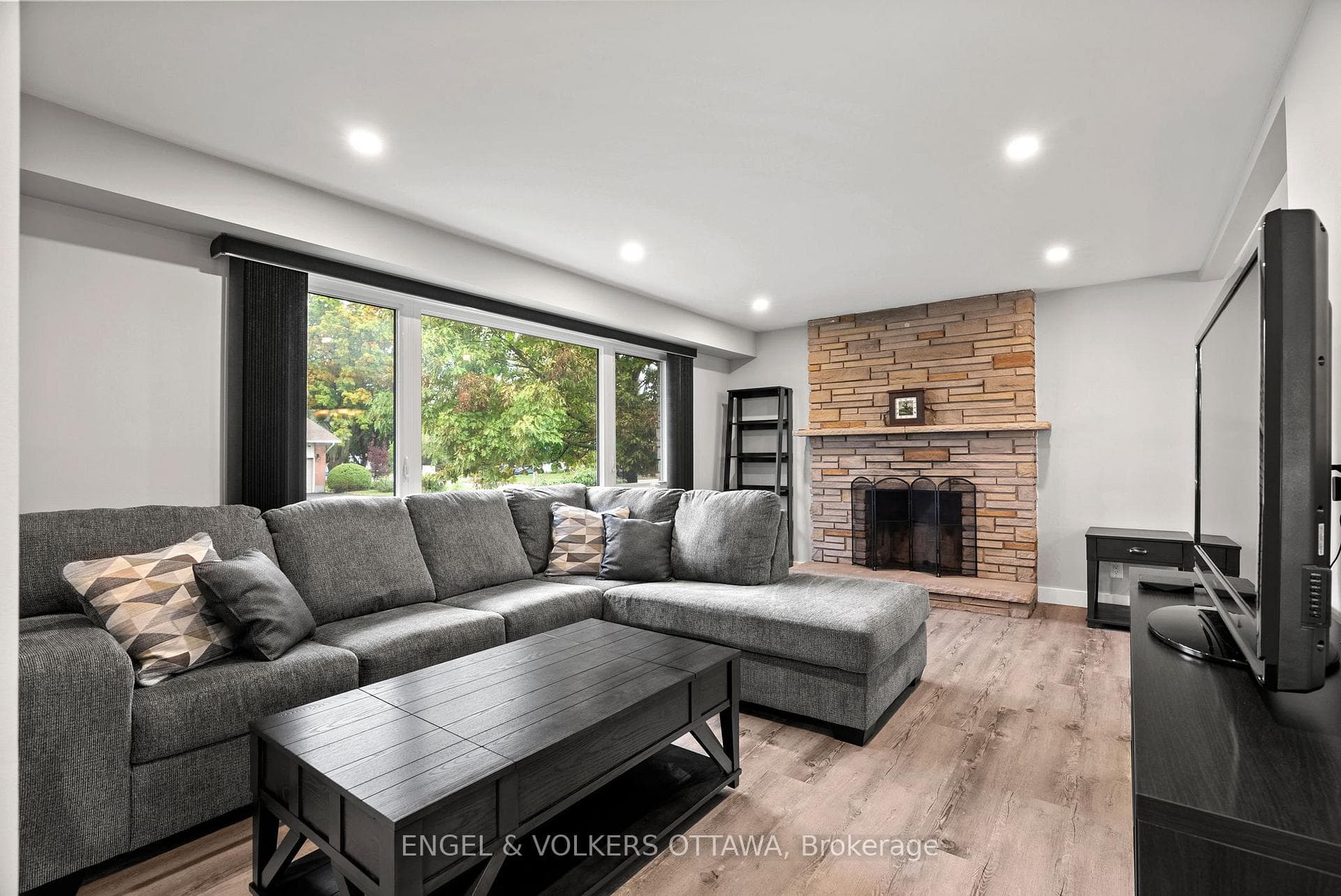 20 Gary Avenue photo 3