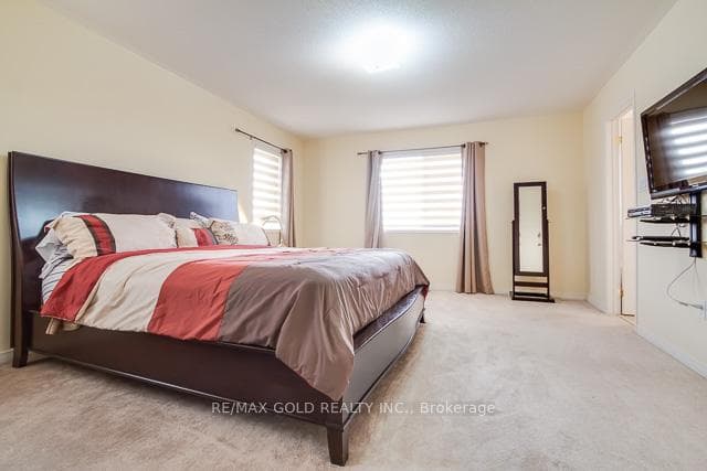 46 Travis Crescent photo 23