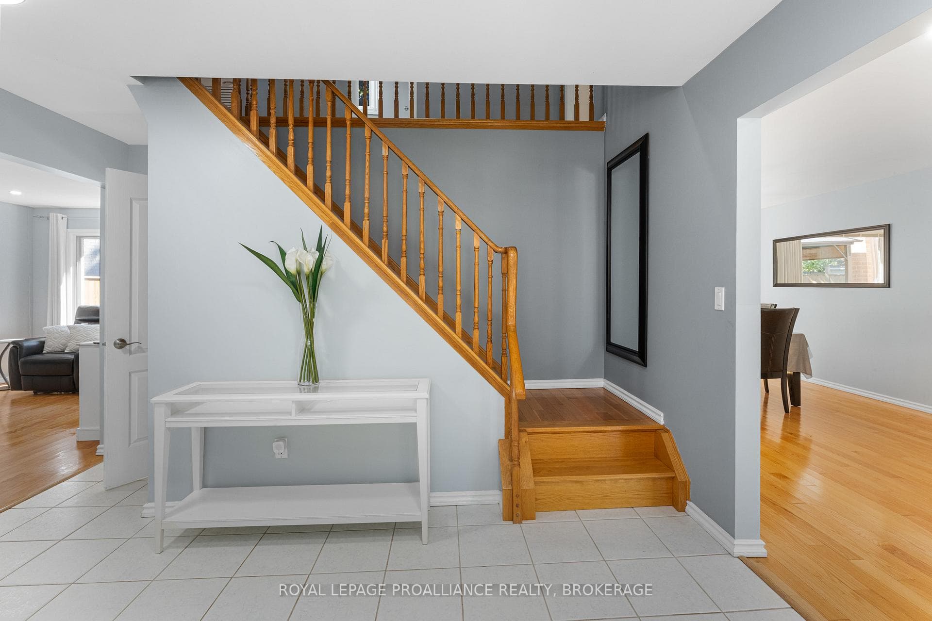 918 Edinborough Crescent photo 8