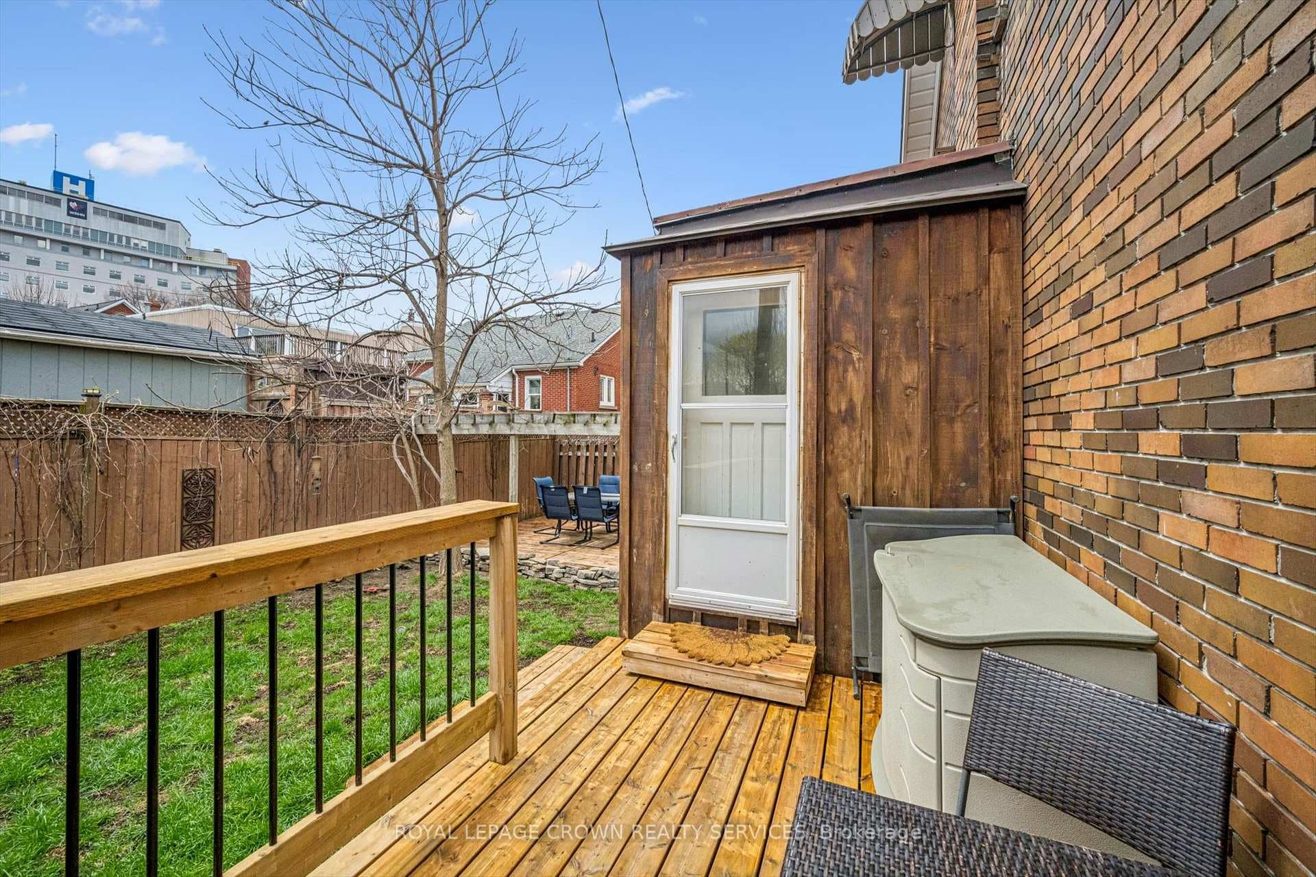 9 Spadina Road photo 23