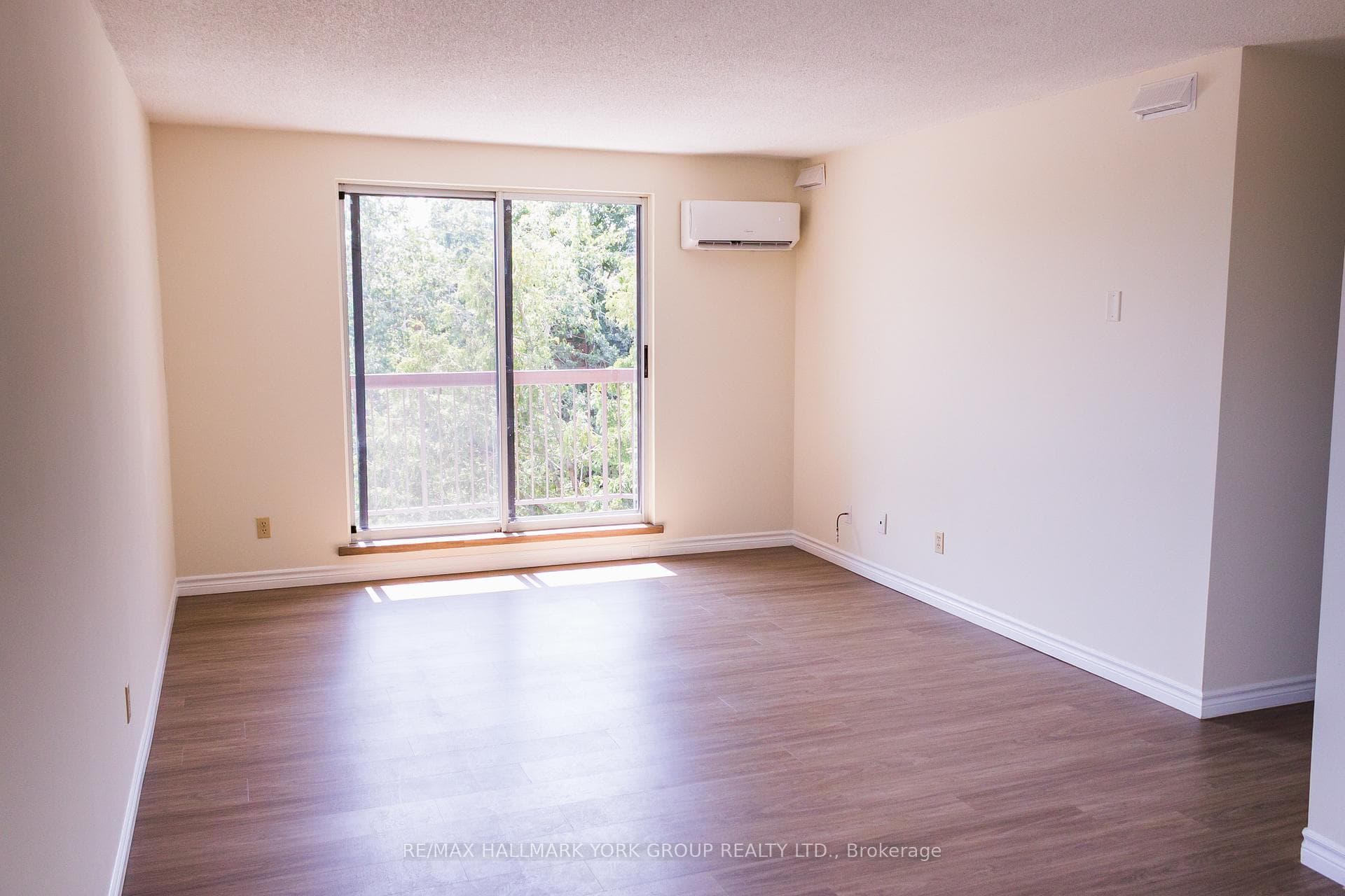 141 Edgehill Drive Unit M14 photo 2