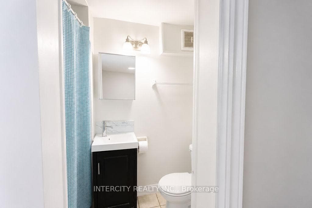 76 Felan Crescent photo 28