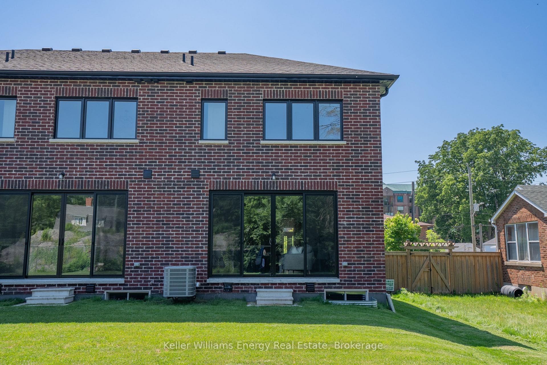 129 Hickory Street photo 30