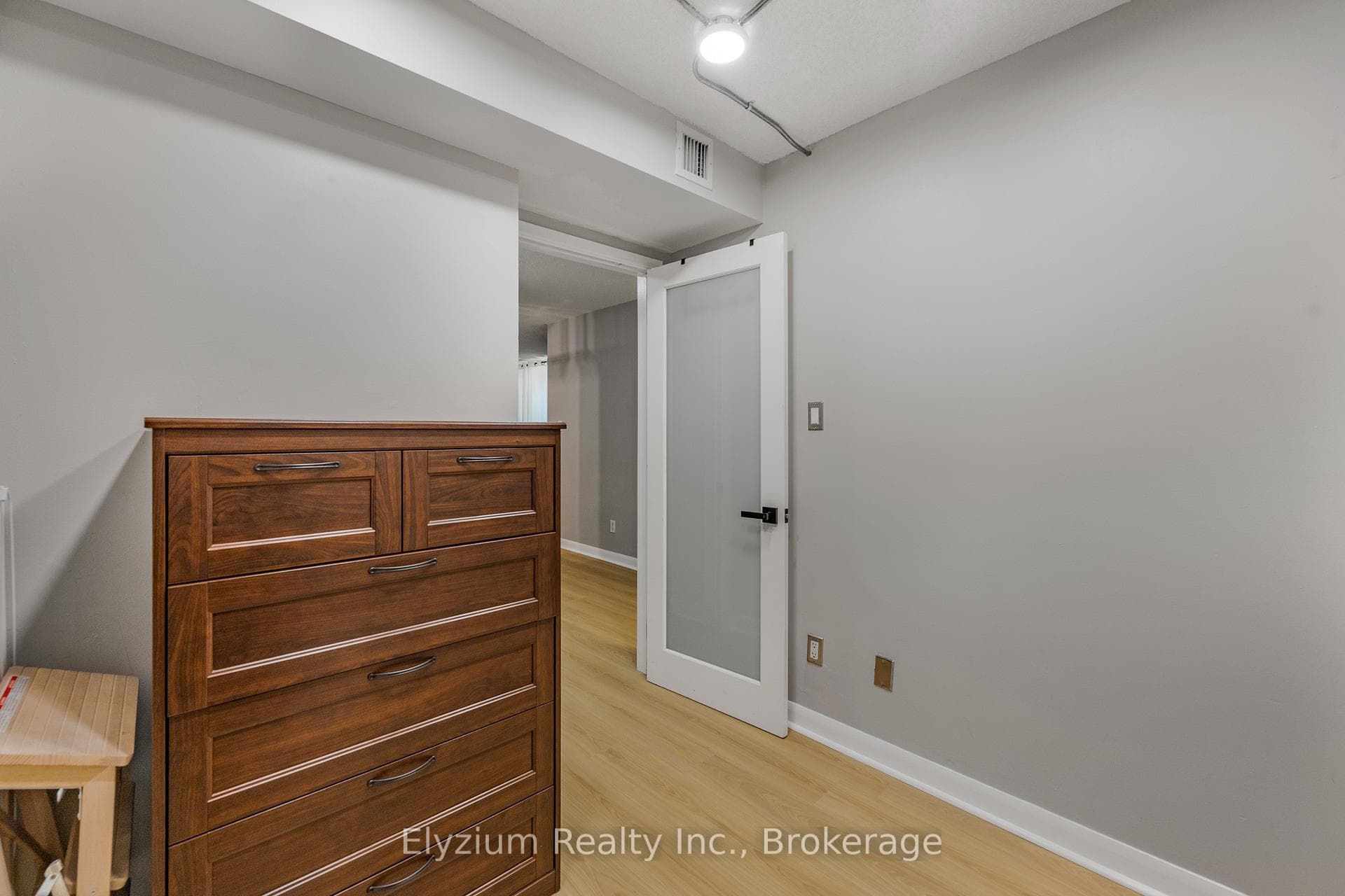 323 Richmond Street Unit 303 photo 22