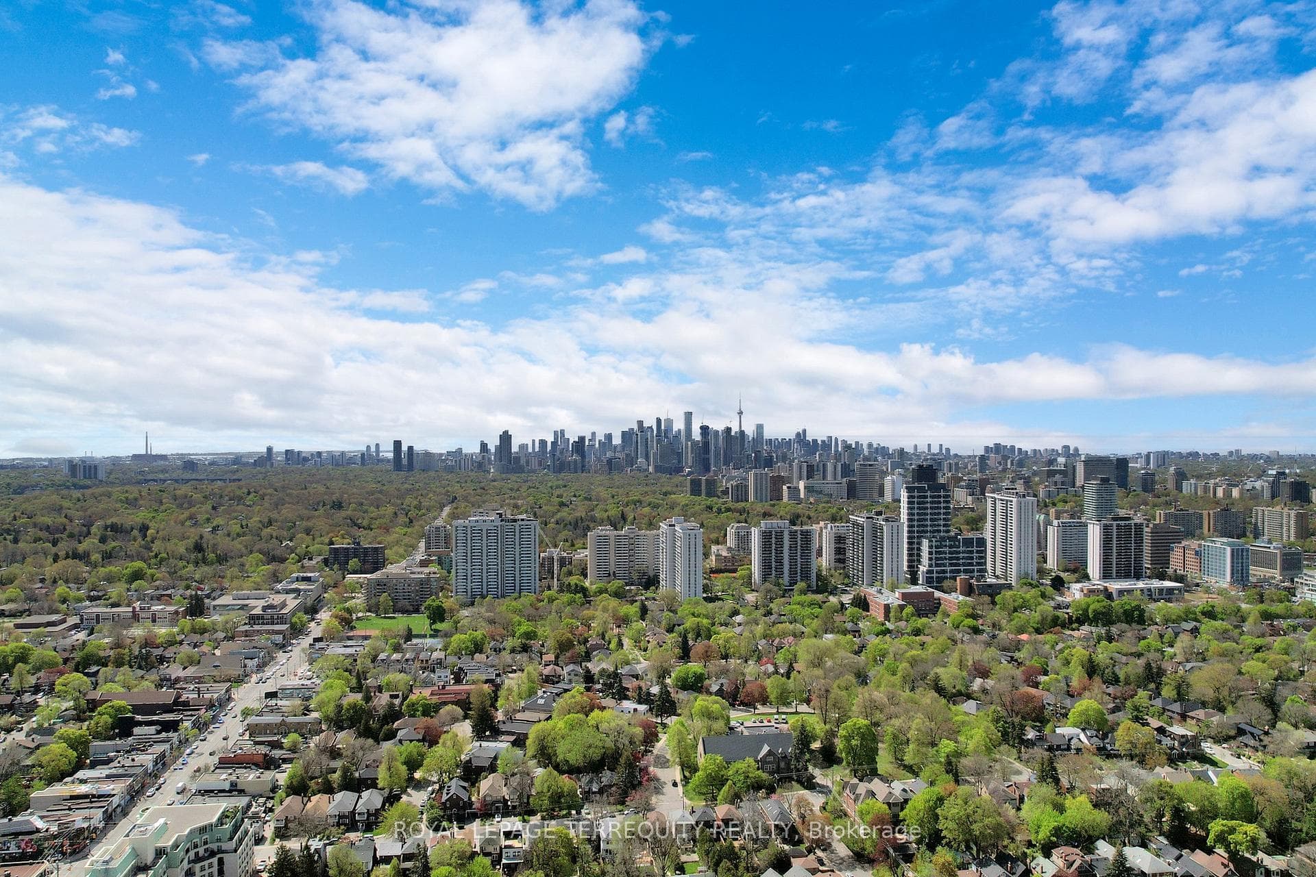 212 Eglinton Avenue Unit 301 photo 33