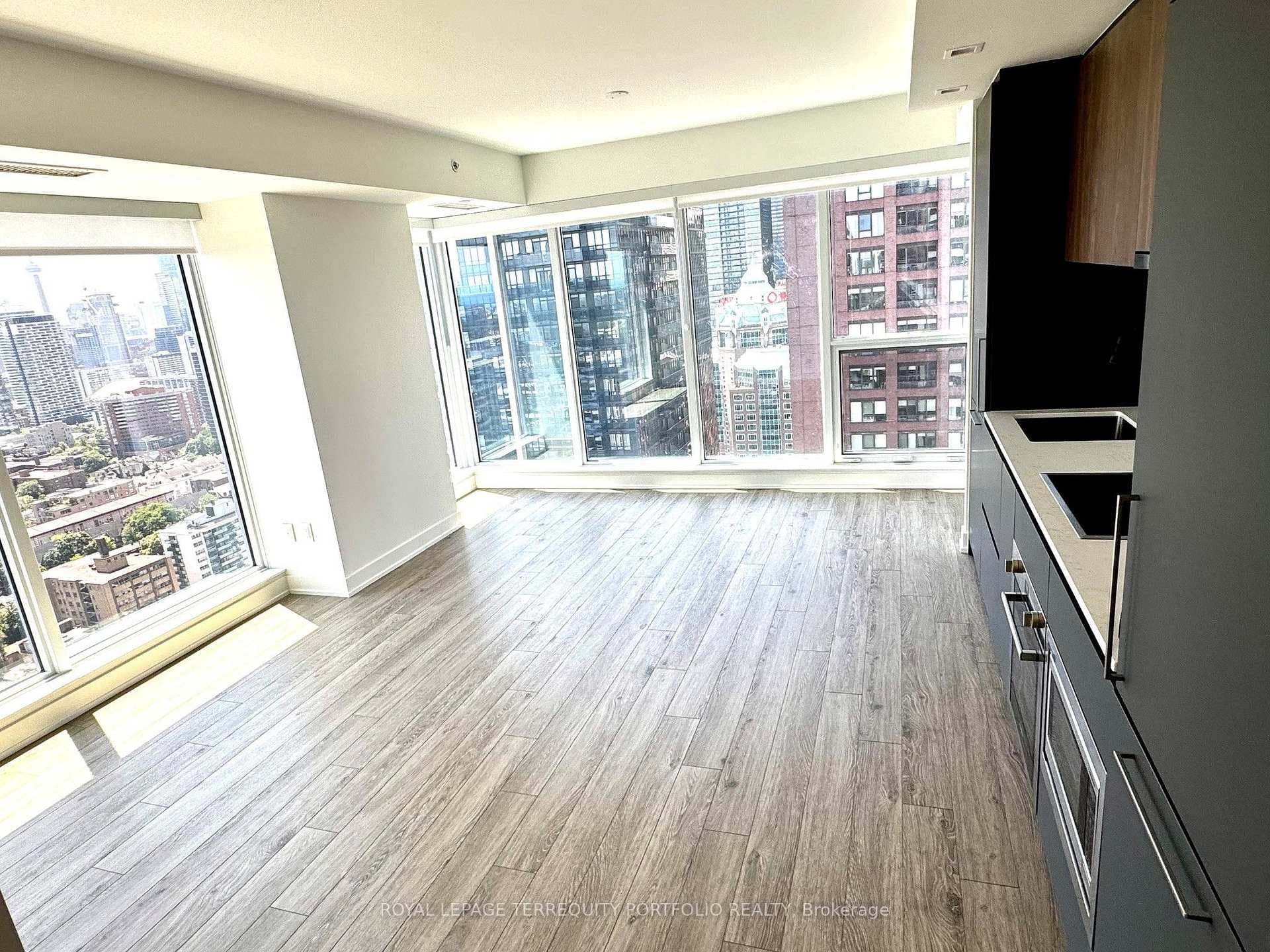 609 Sherbourne Street Unit 3102 photo 1