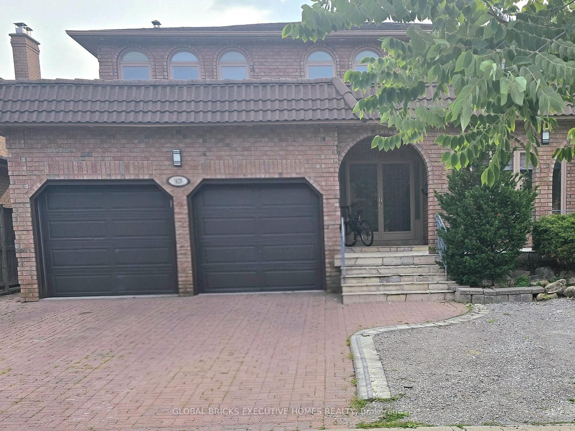 99 Benjamin Drive photo 1