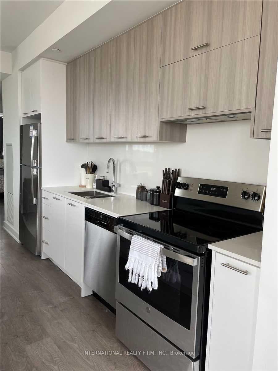 180 Veterans Drive Unit 303 photo 18