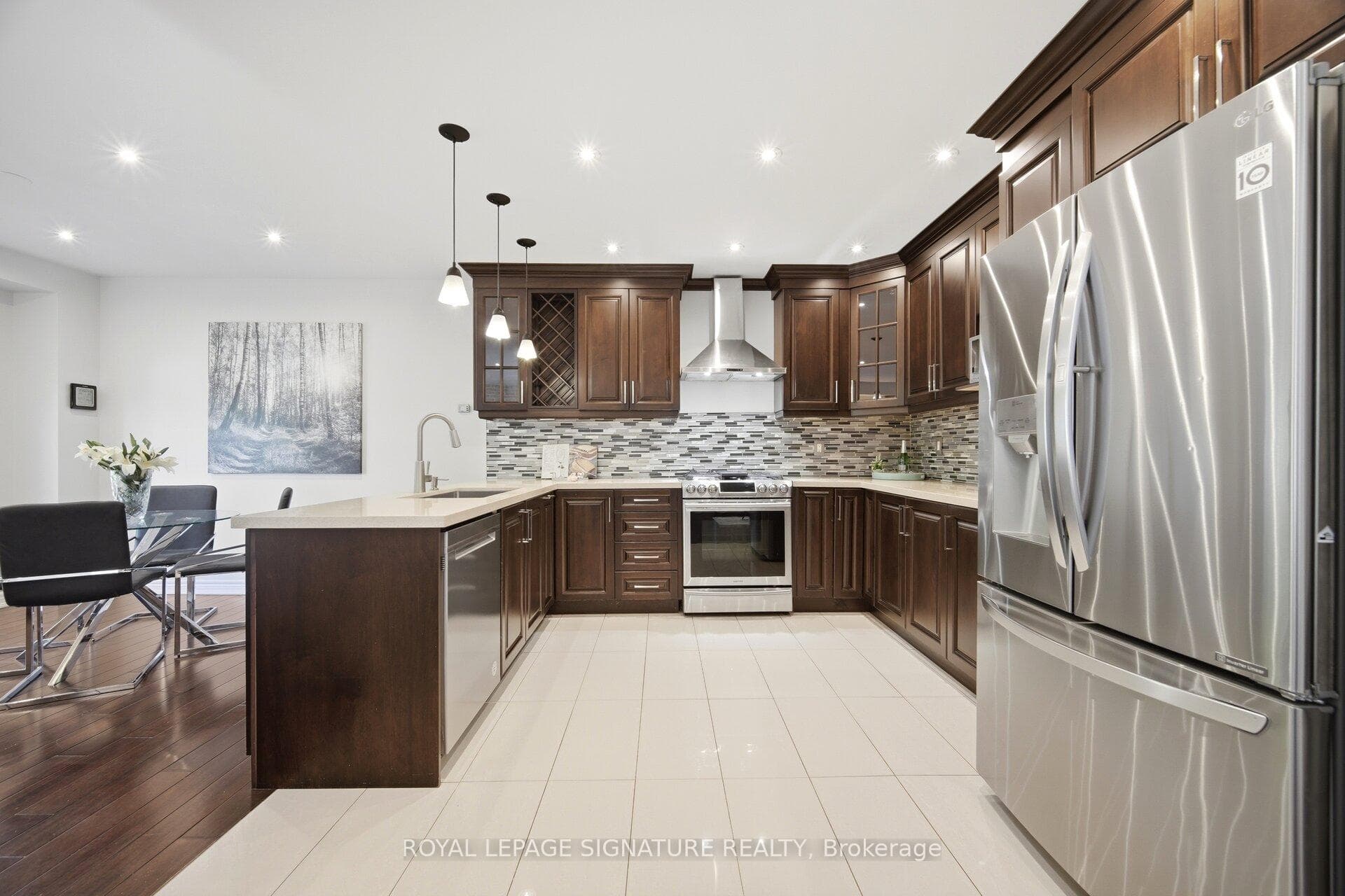 901 Knotty Pine Grove photo 11