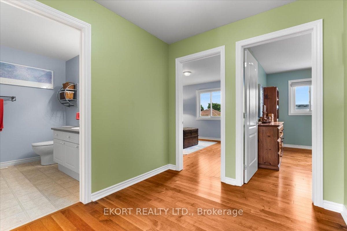 22 Linden Lane photo 18