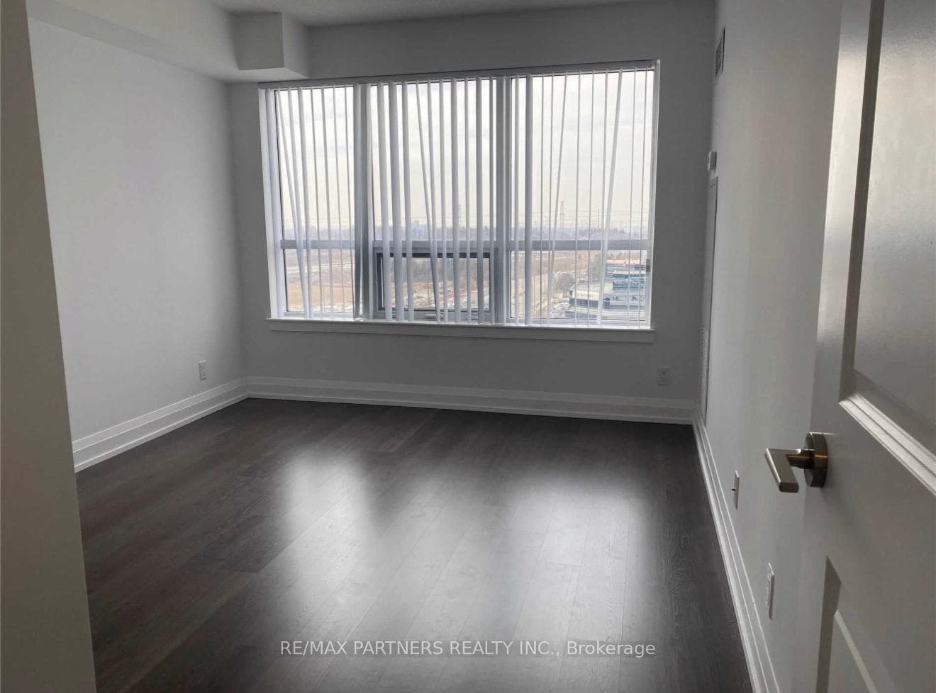 370 Highway 7 Road Unit Ph16 photo 13