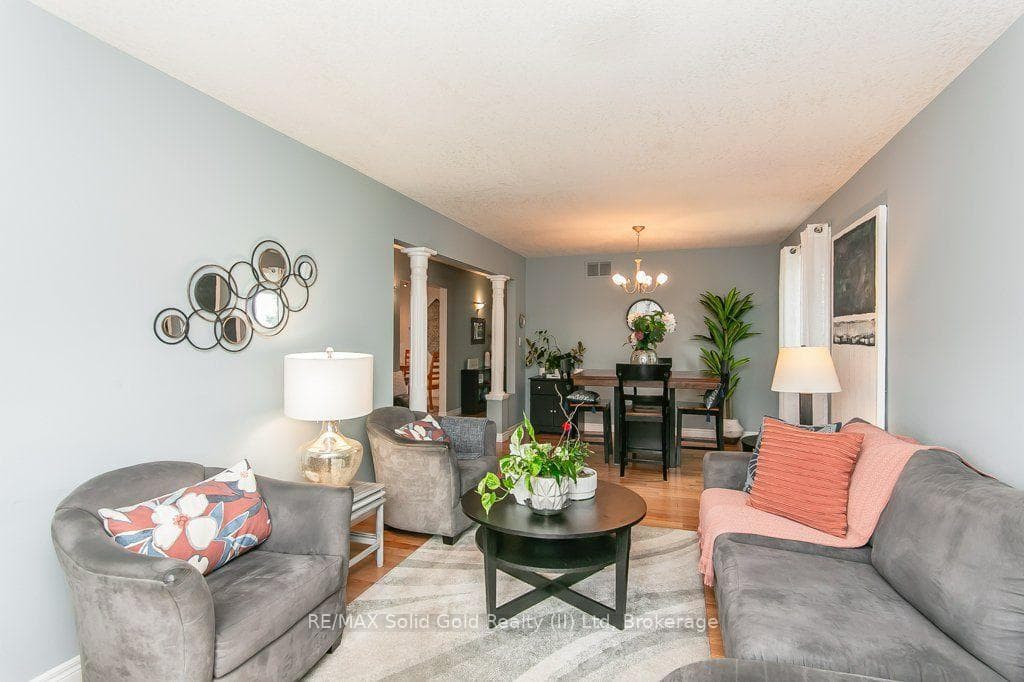 77 Lawrence Street photo 9