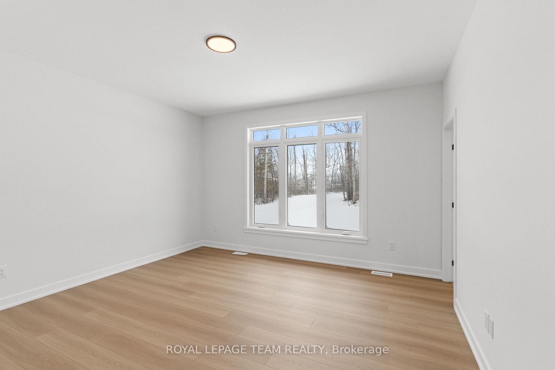 54 TENNANT Drive photo 24