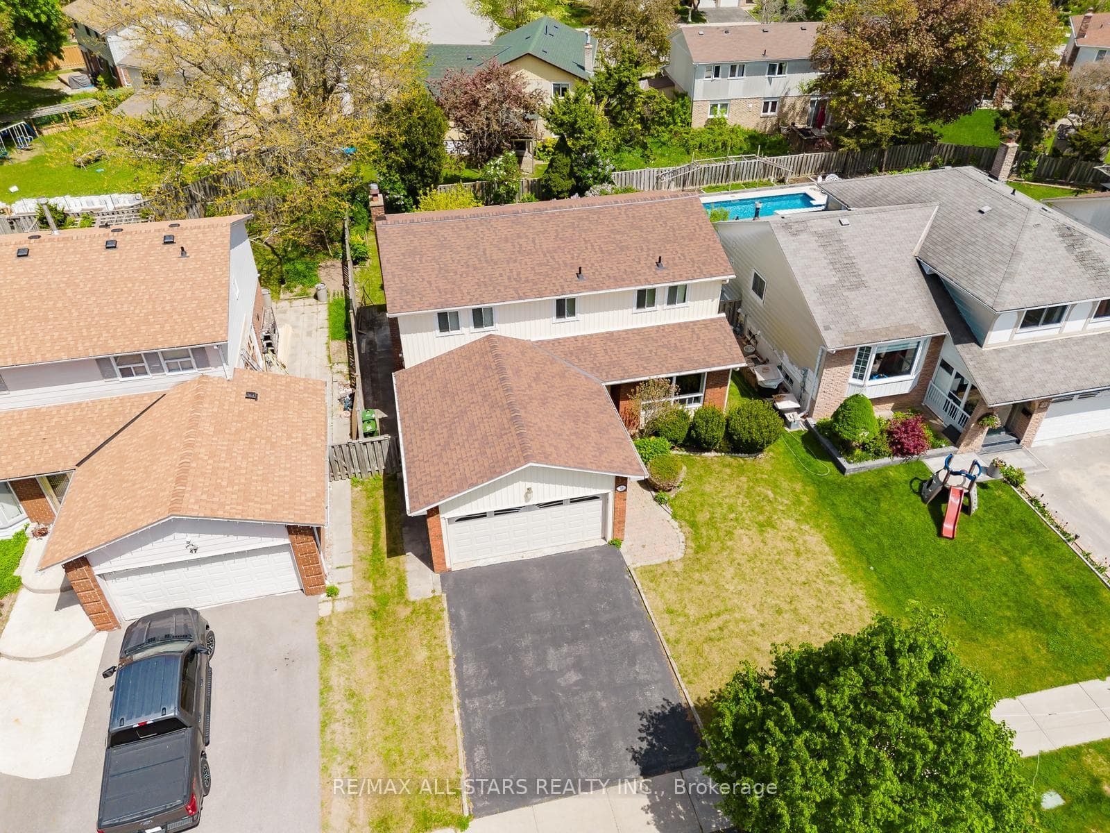 45 Wellpark Boulevard photo 2