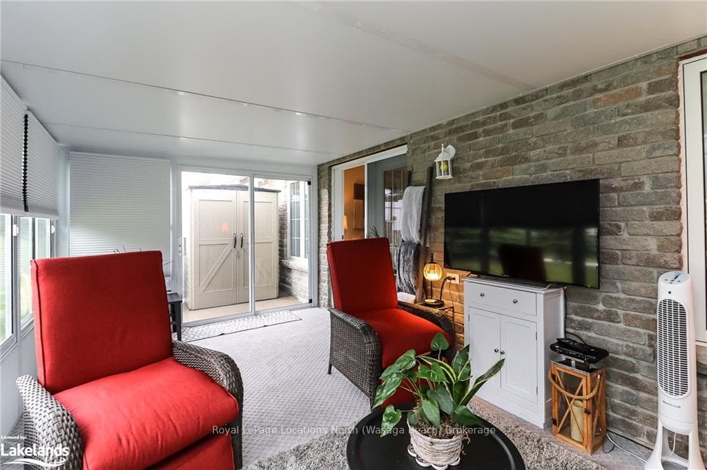 35 CHESTNUT Lane photo 44