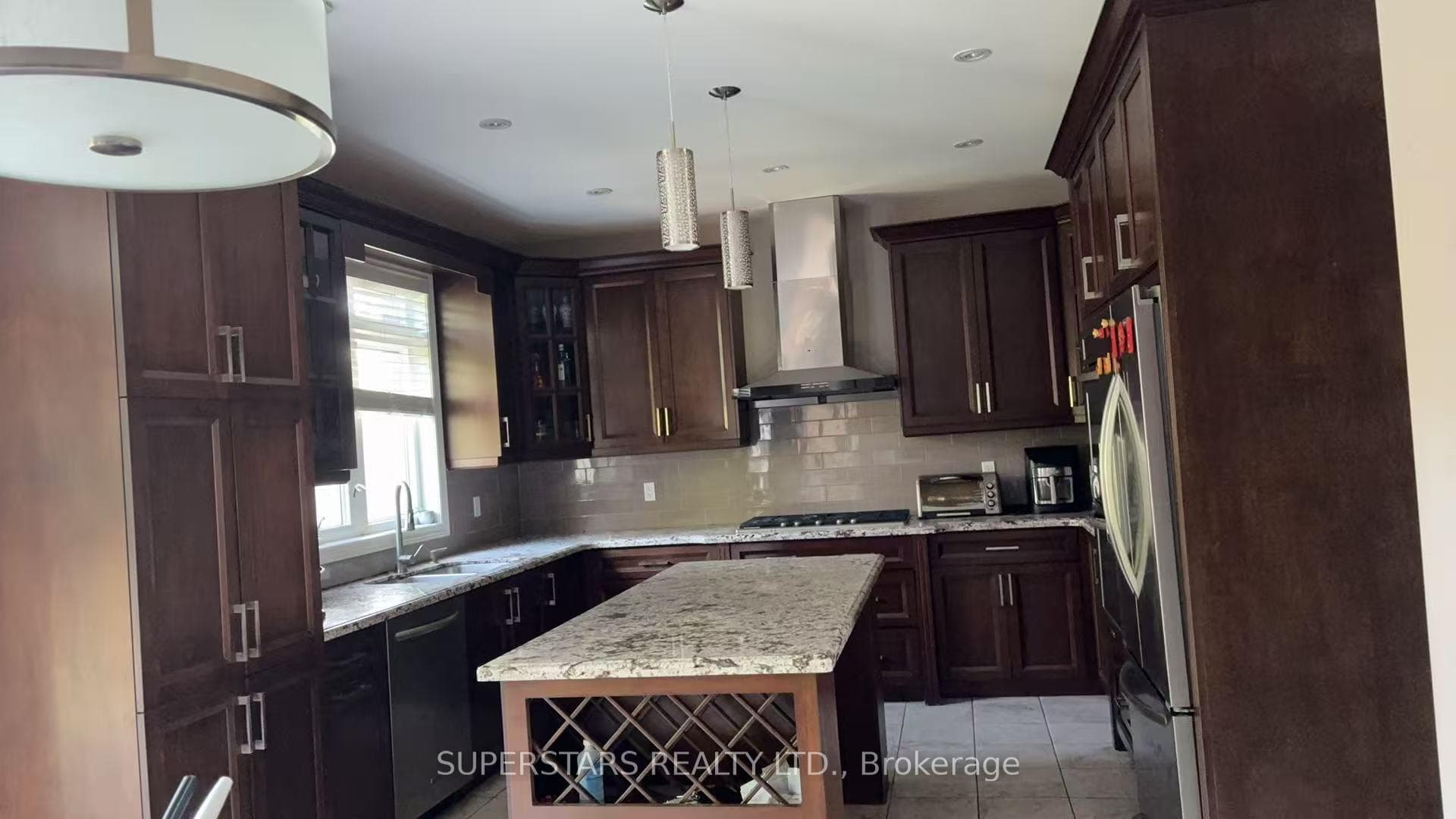 82 Summeridge Drive Unit Bdrm #1 photo 2