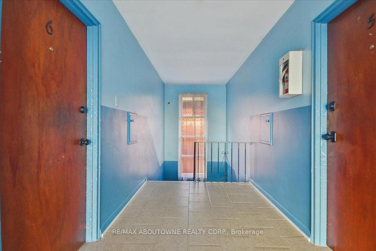 2 Wesley Street Unit 6 photo 10