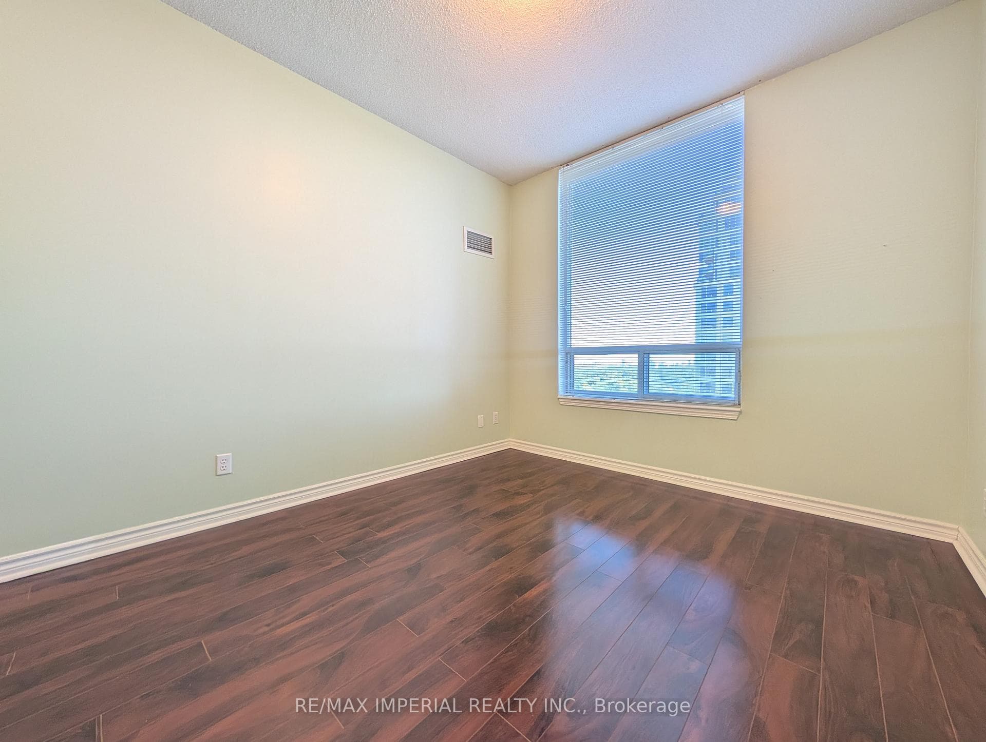8 Rean Drive Unit 1906 photo 23