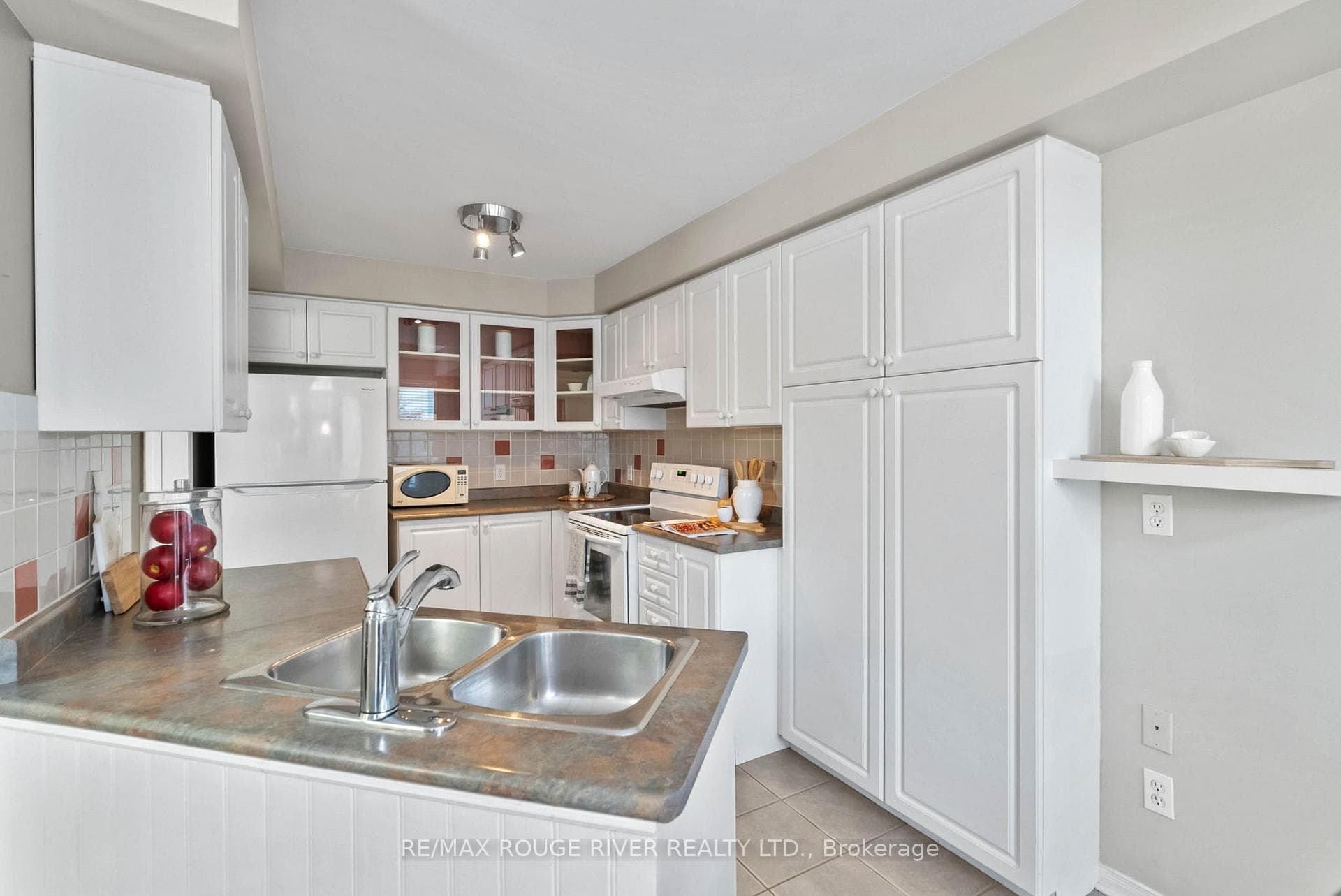 6 Inlet Bay Drive photo 15