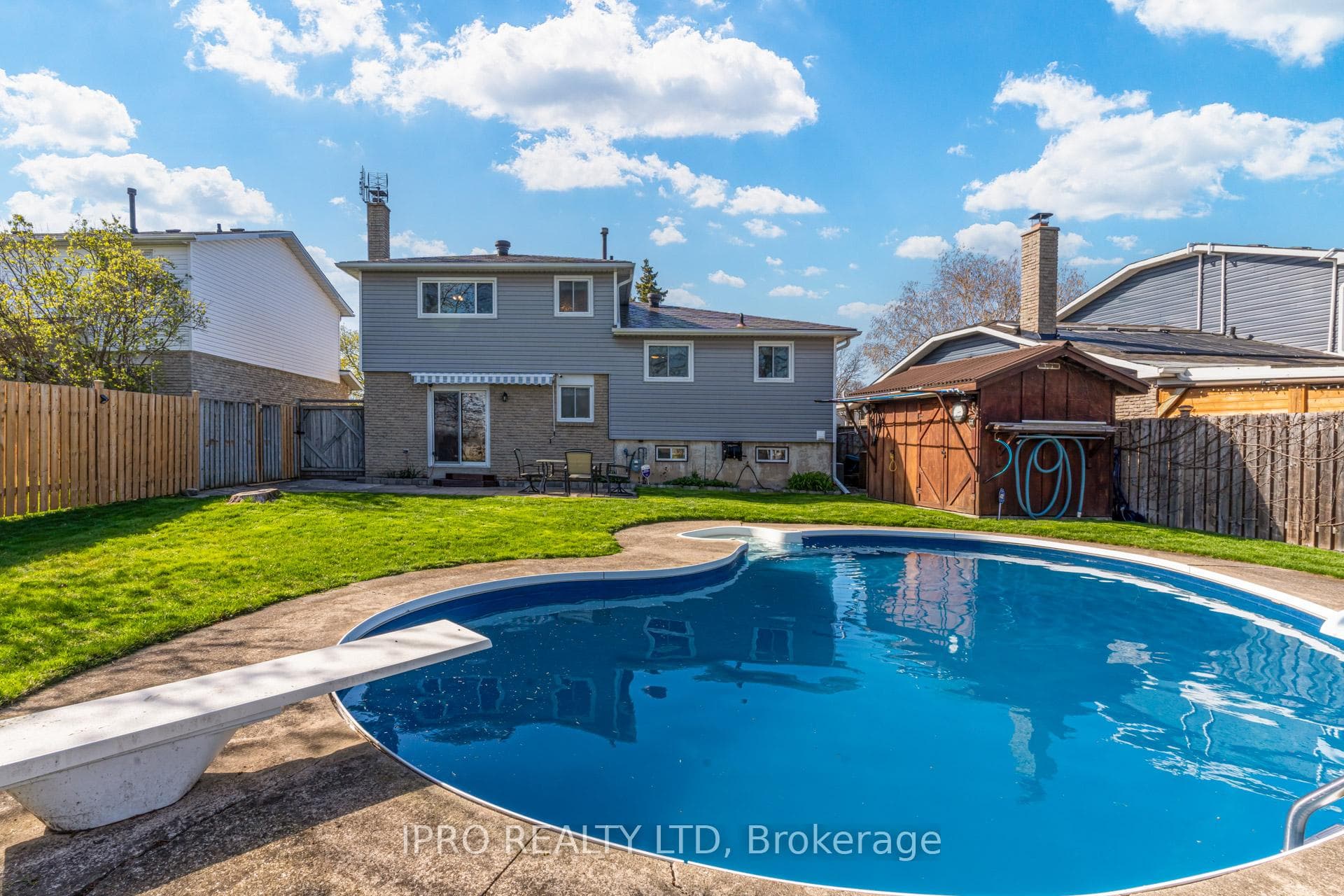 16 Jerome Crescent photo 35
