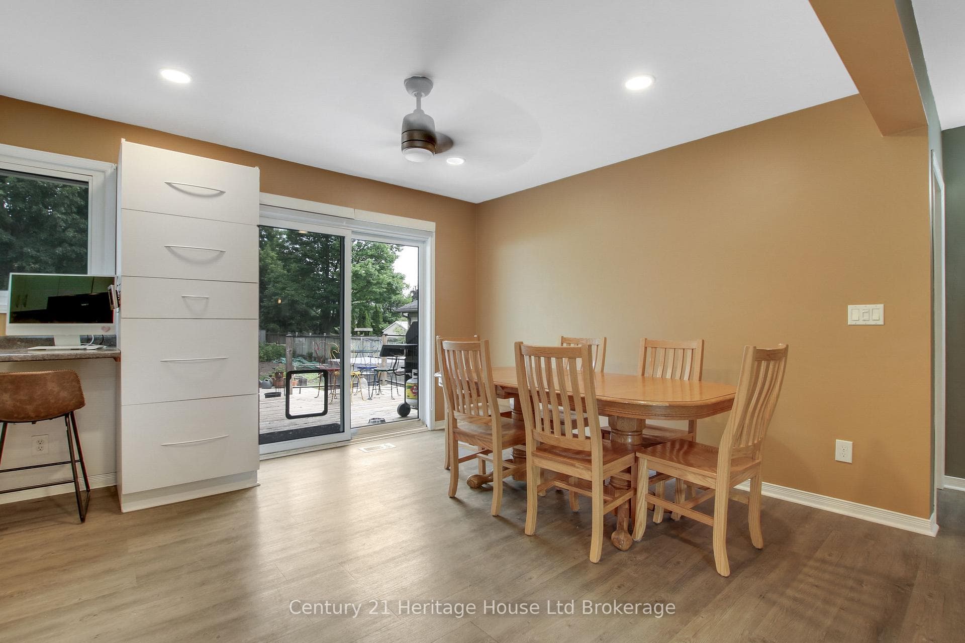 683 College Avenue photo 6