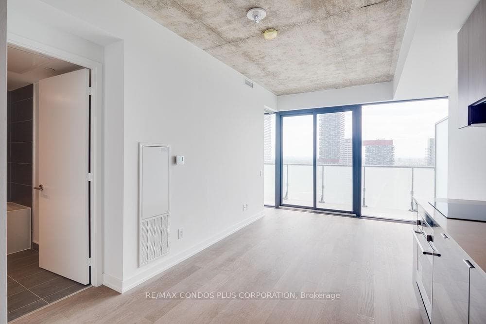 161 Roehampton Avenue Unit 3512 photo 12