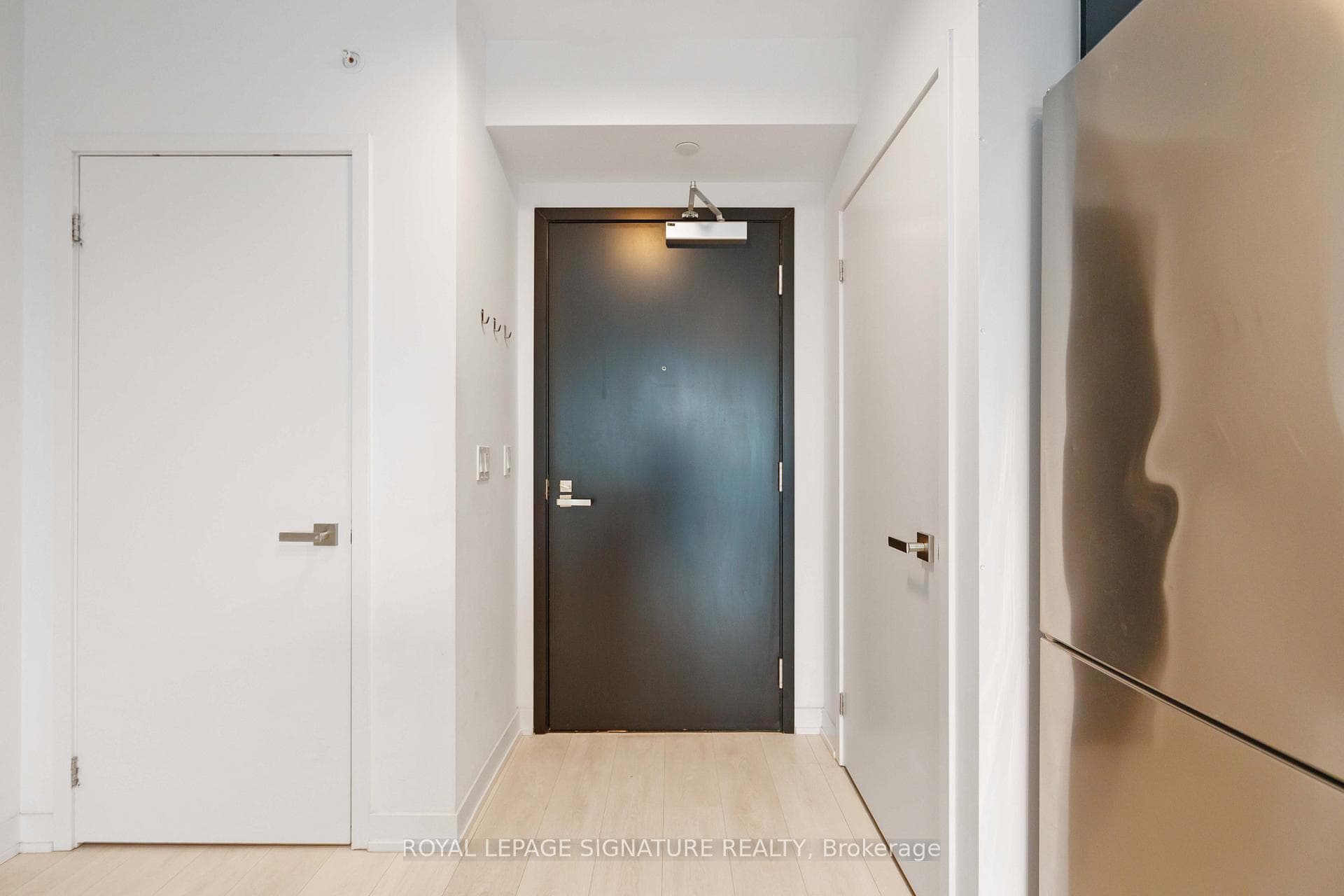 31 Tippett Road Unit 332 photo 3