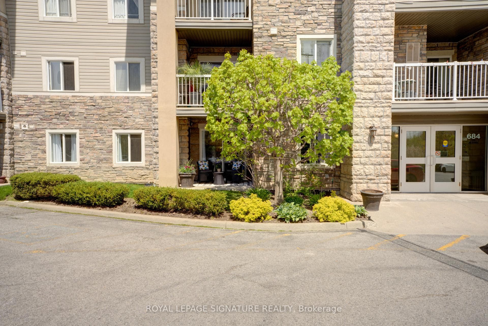 684 Warden Avenue Unit 101 photo 32