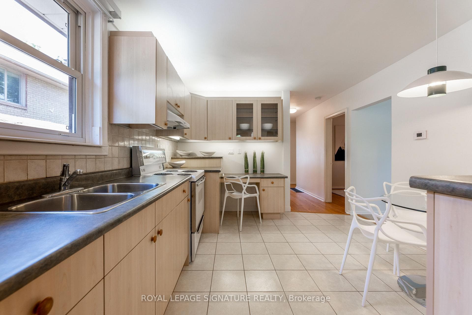 299 Holmes Avenue photo 11