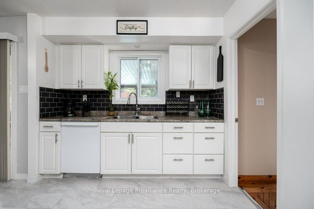 92 Wallbridge Crescent photo 16
