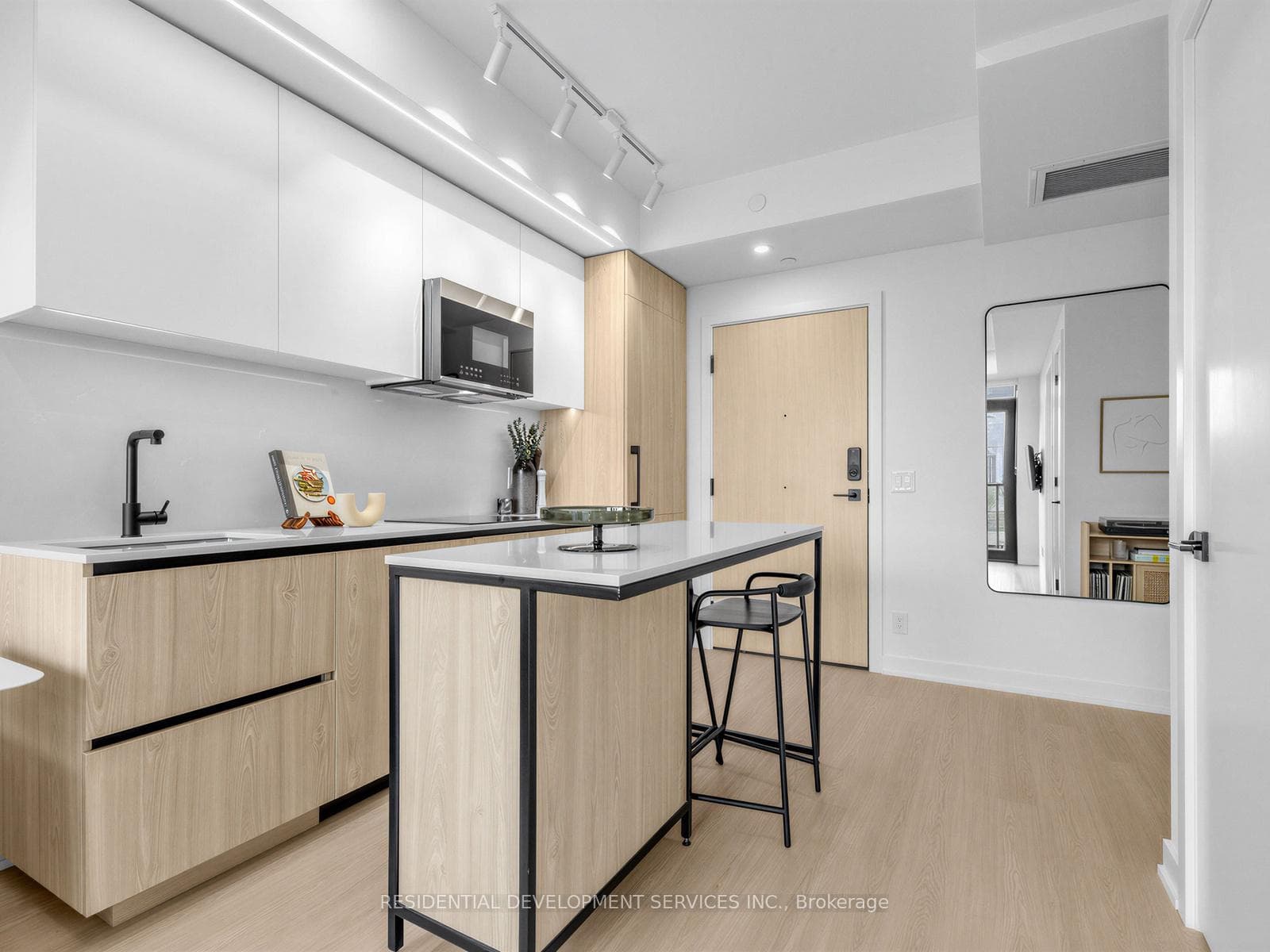 699 Sheppard Avenue Unit 1111 photo 9