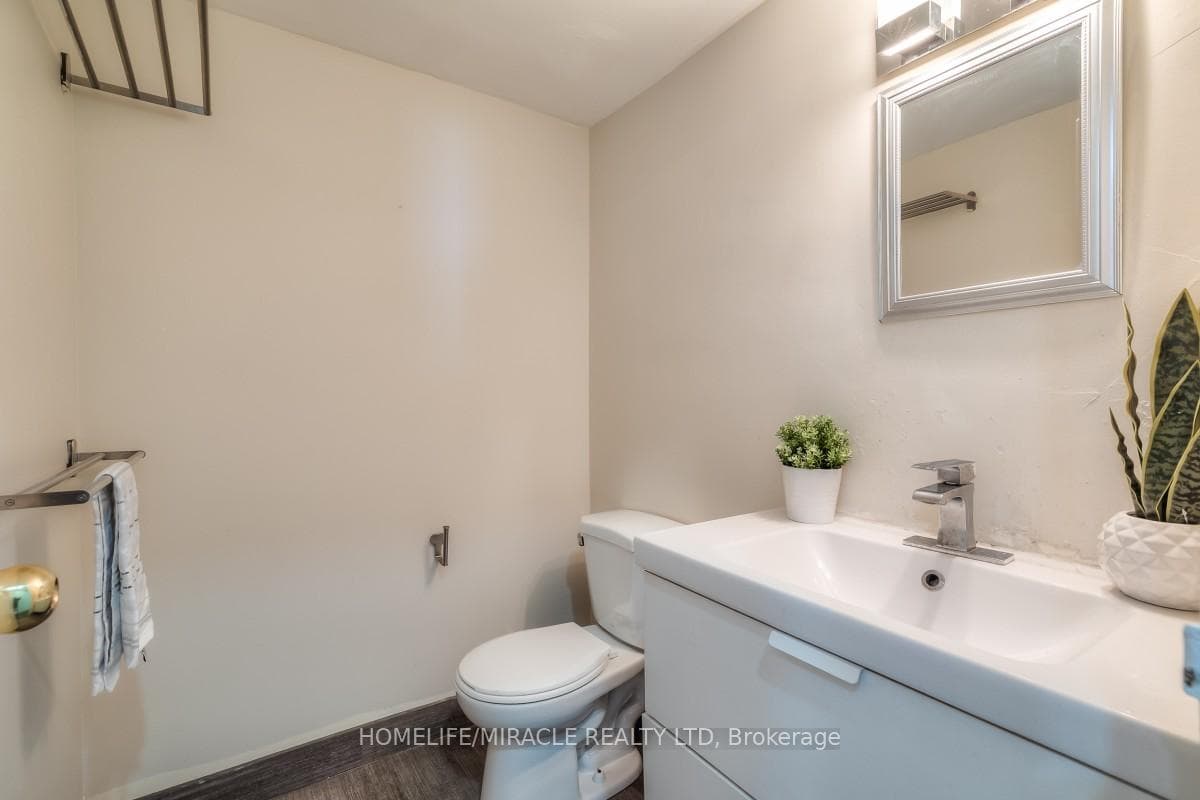 180 Markham Road Unit 1105 photo 18