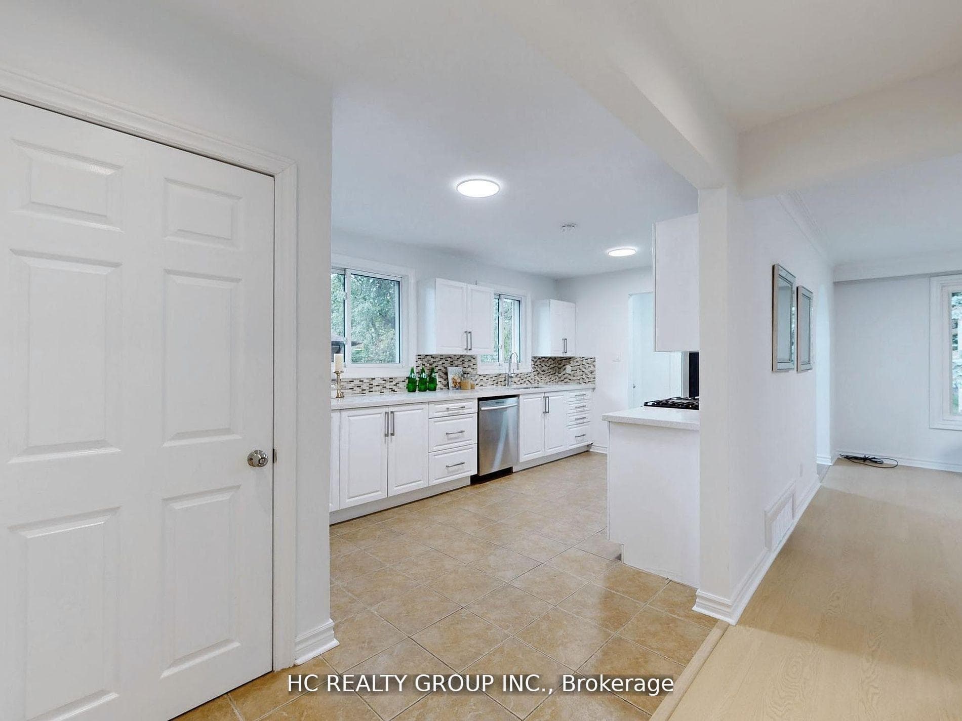 26 Algonquin Crescent photo 8