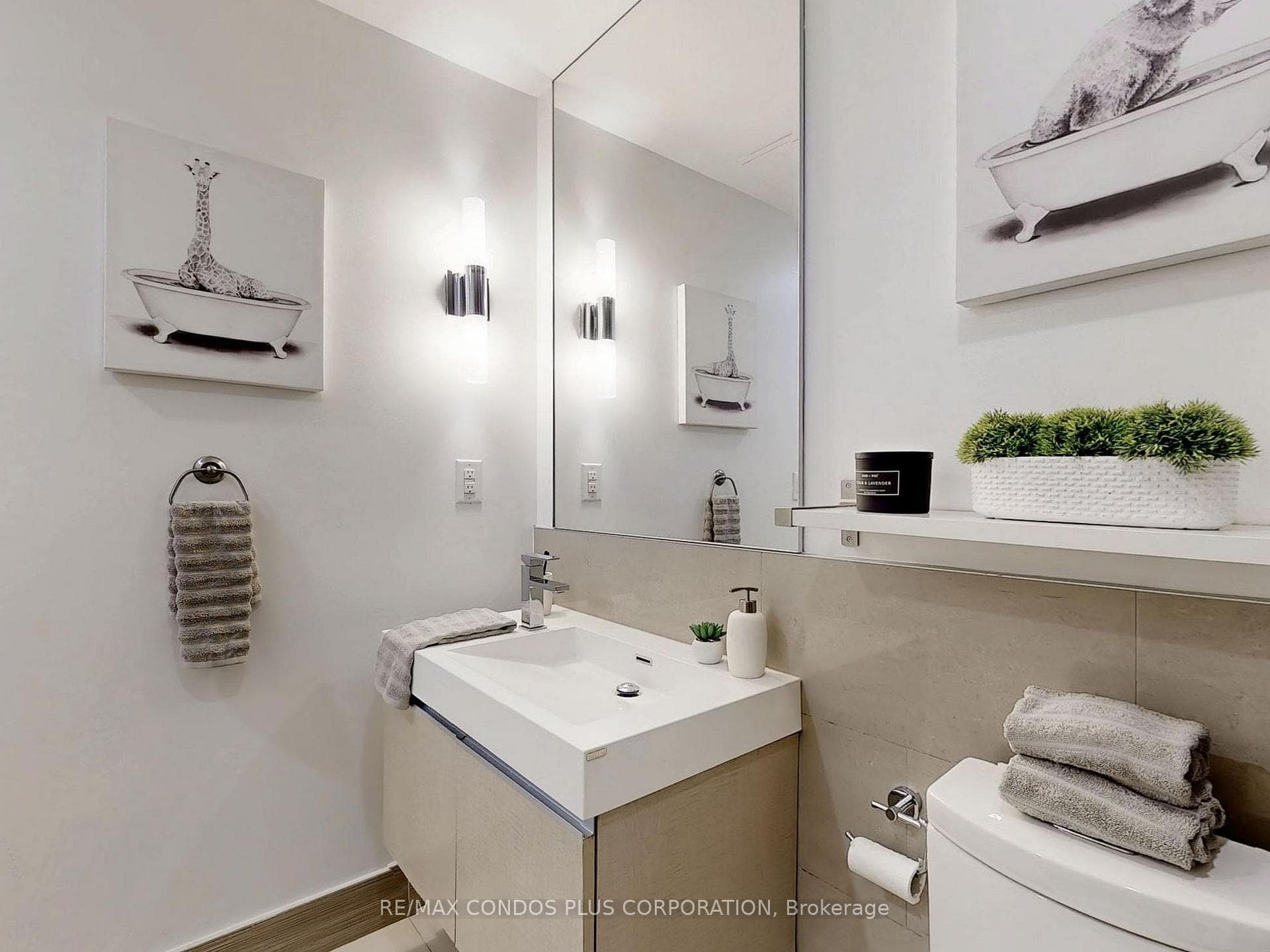 Semi Ensuite